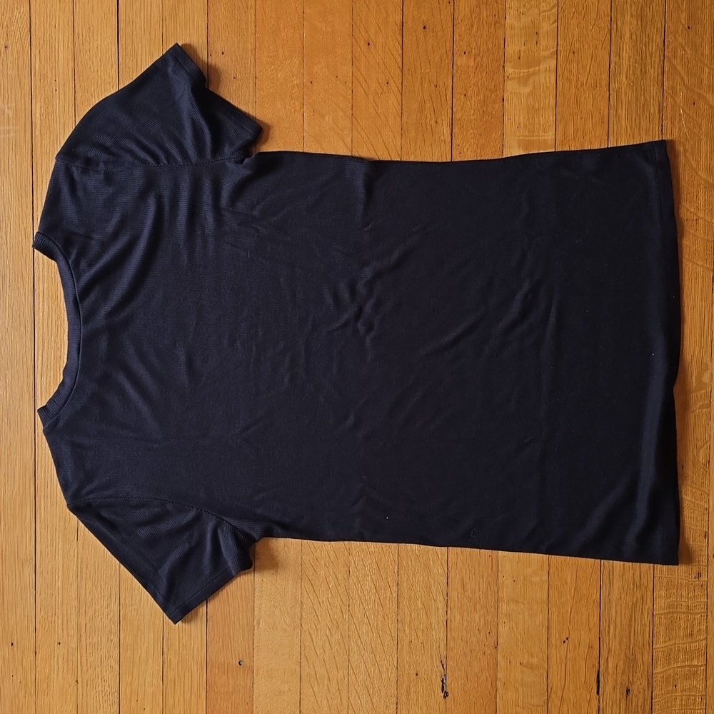 LOFT, Long Ribbed Short Sleeve Black Knit, Faux Gold Button Top, EUC, Women's S - Picture 2 of 5